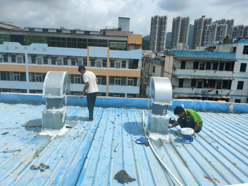 西陵钢结构屋面涂料维修方法